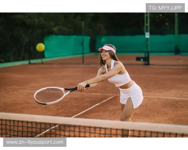 自然野外：山地、多林地中的极限网球挑战