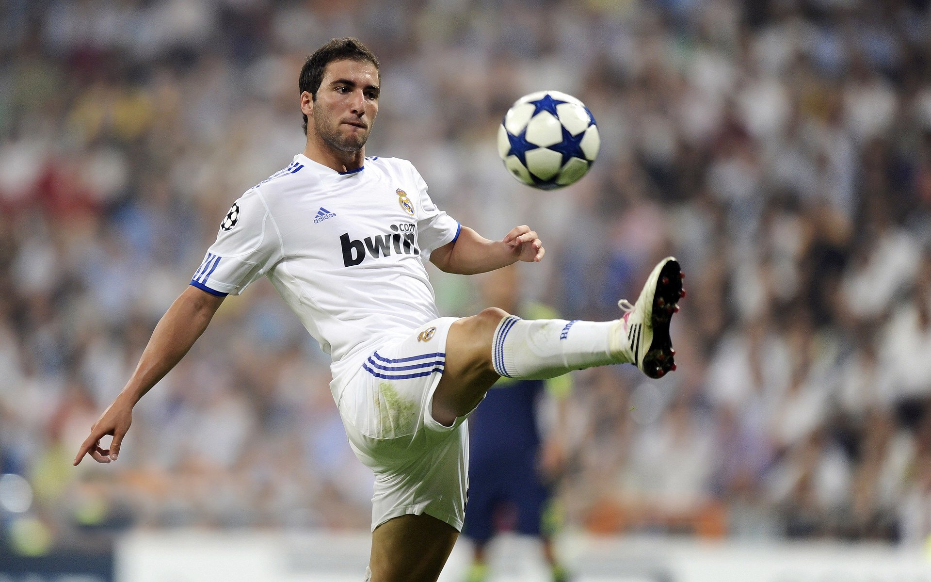 体育新闻中心构建体育赛事全流程内容管理平台，体育赛事报道怎样写